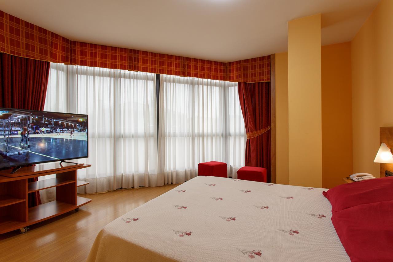Hotel Restaurante Pontinas Лалин Экстерьер фото